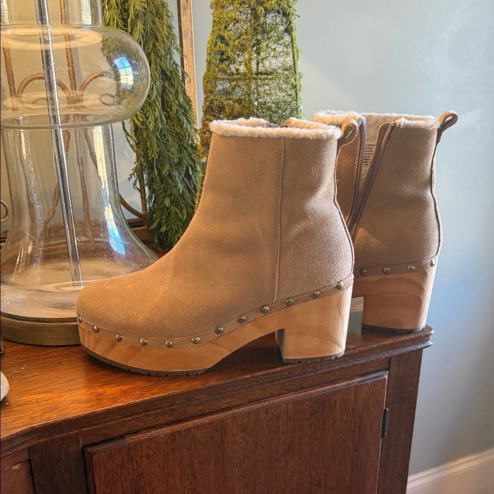 Aqua Spain clog booties ..on trend size 10 - Picture 3 of 10